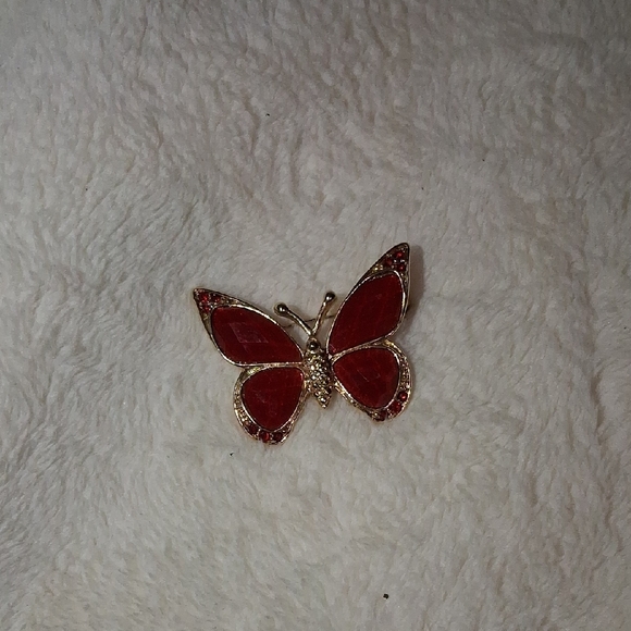 Chic Red Butterfly Pin - Picture 2 of 6